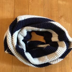 GAP knit tube scarf